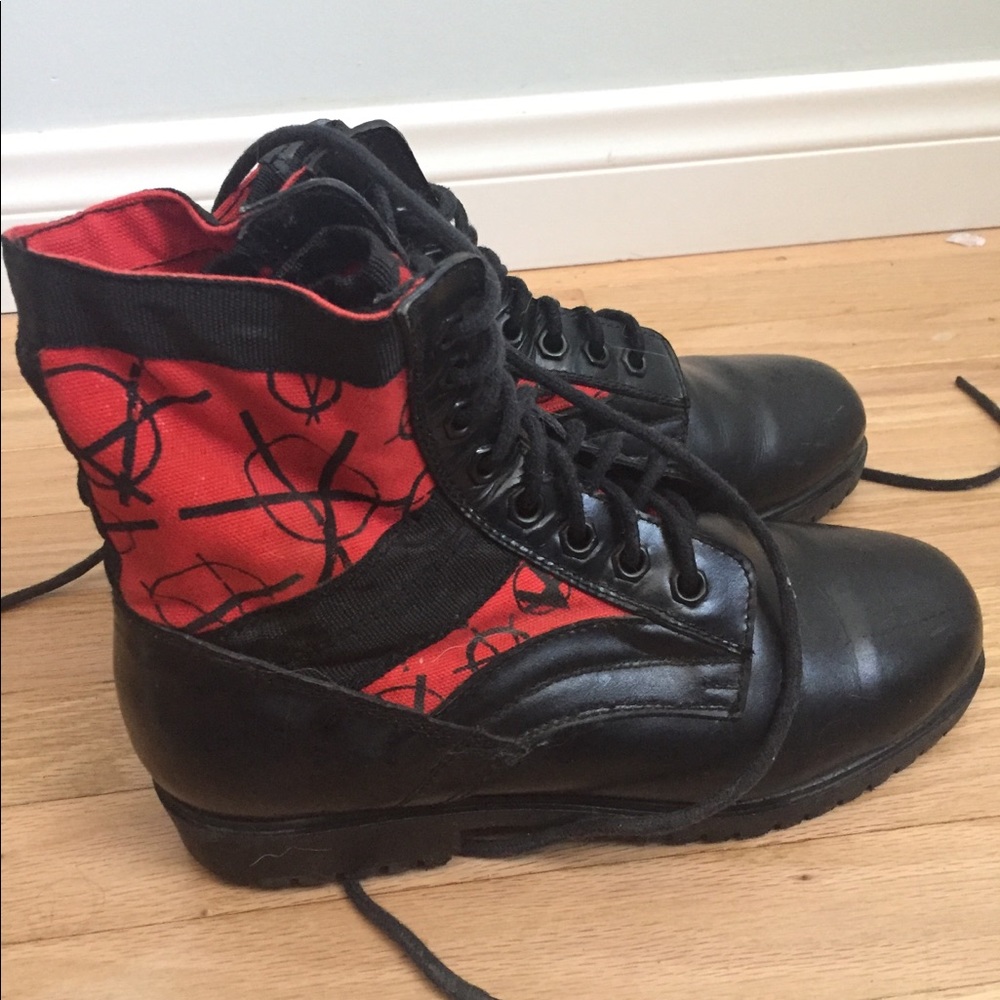 Kodiak anarchy pattern heavy boots.